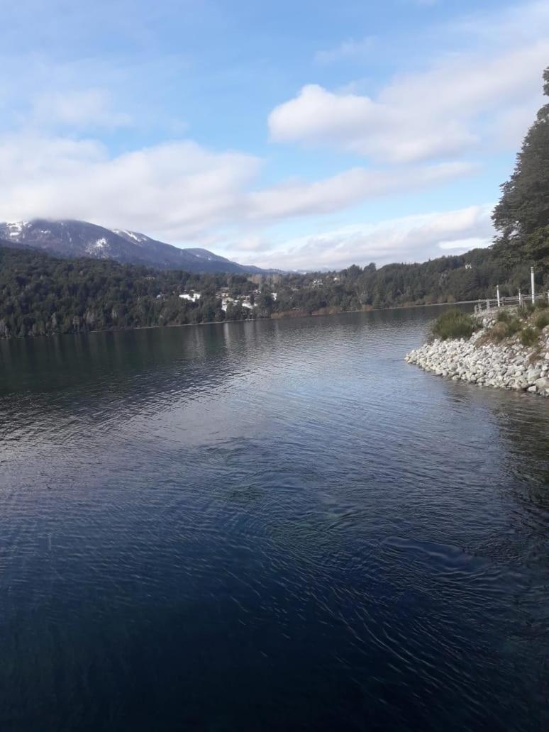 Casa Familiar Zarza Mora Appartement Bariloche Buitenkant foto